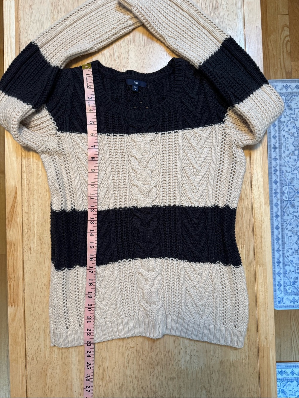 GAP Black & Cream Striped Cable-Knit Crewneck Sweater Size Medium Preppy Cozy - Picture 8 of 8
